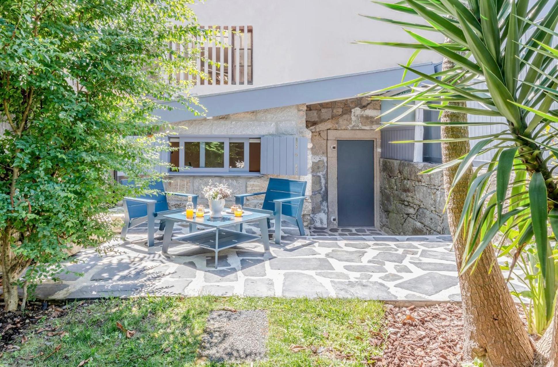 Quarto Duplo Econômico com Terraço